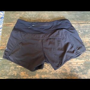 Lululemon athletica black shorts size 4